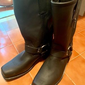 Brand New Western Style Black Leather Boots 🤠